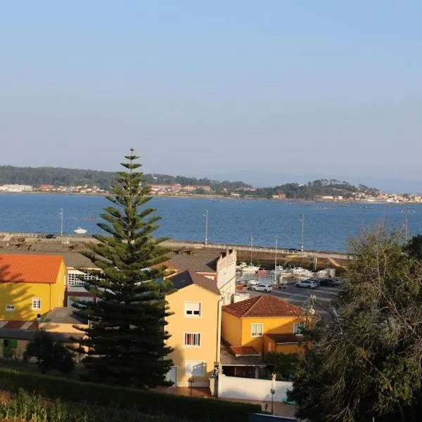 Precioso apartamento en Escarabote - Boiro con vistas a la Ría de Arousa, hotel v destinácii Boiro