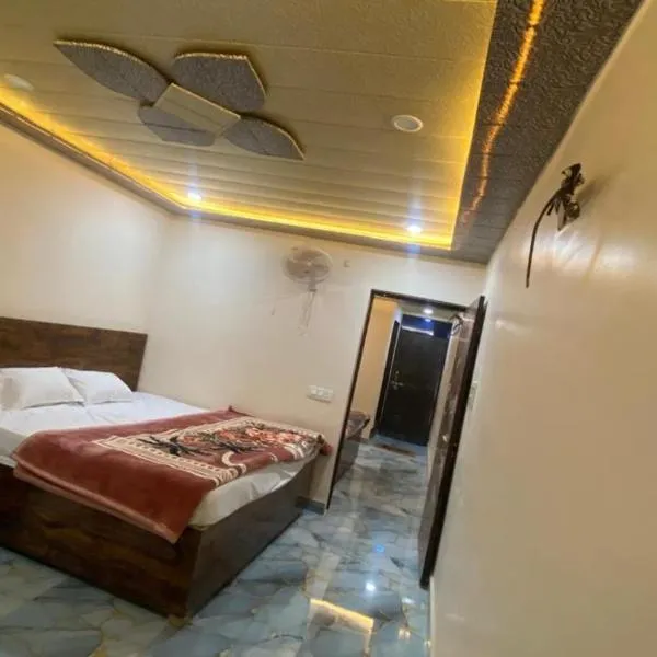 Nishad Raj bhawan, hotel di Vrindāvan