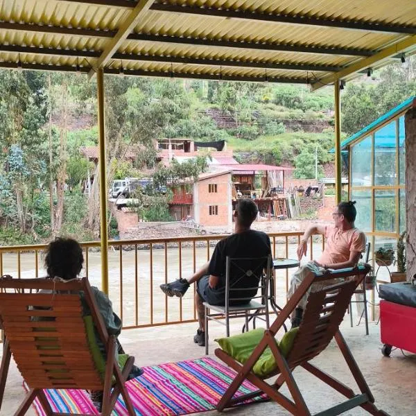 Coca Runa Wasi & Backpacker's Hostel, hotel i Pisac