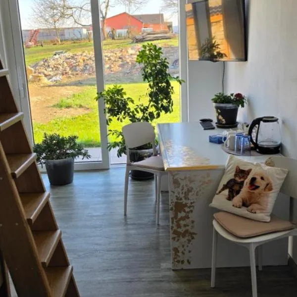 Útulný klidný pokoj B, hotel di Radošovice