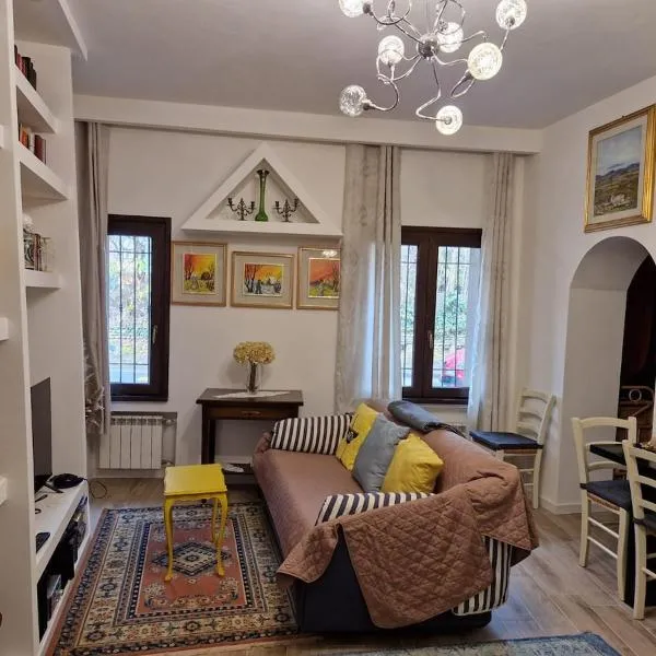 Charming Boutique Apartment near Bergamo, hotel en Treviolo