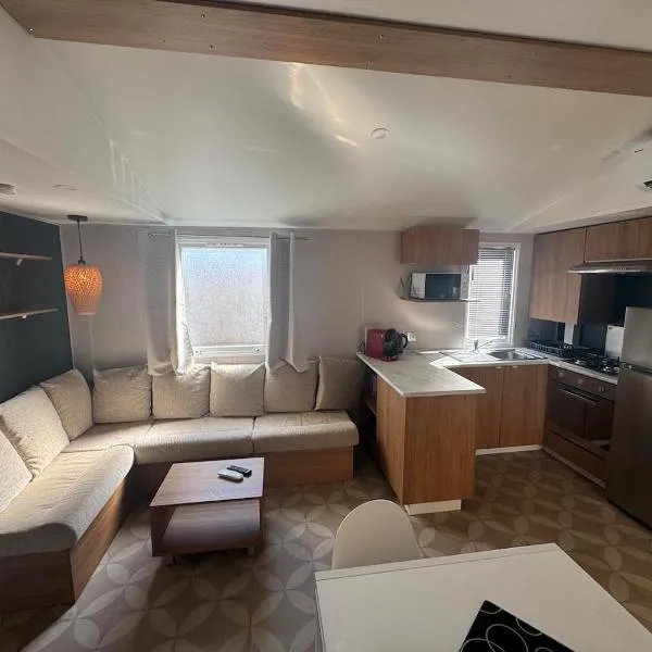 Bungalow 94 Wifi privée 6 pers Camping 4 étoiles Siblu le Lac des Rêves, hotel en Lattes