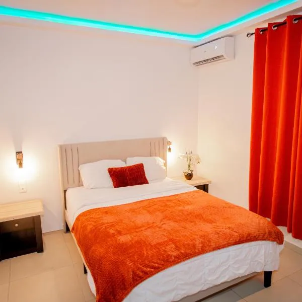 Over The Hill Residence - Your Tranquil Oasis, hotel di Grand Case