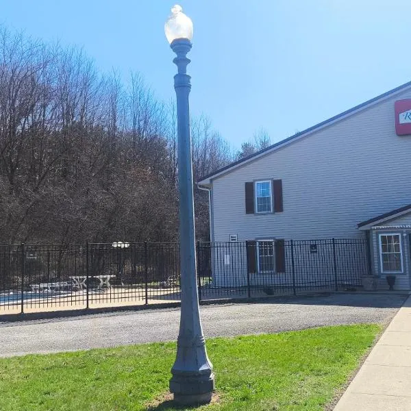 Royal Inn Rockville IN by Hotel O、Rockvilleのホテル