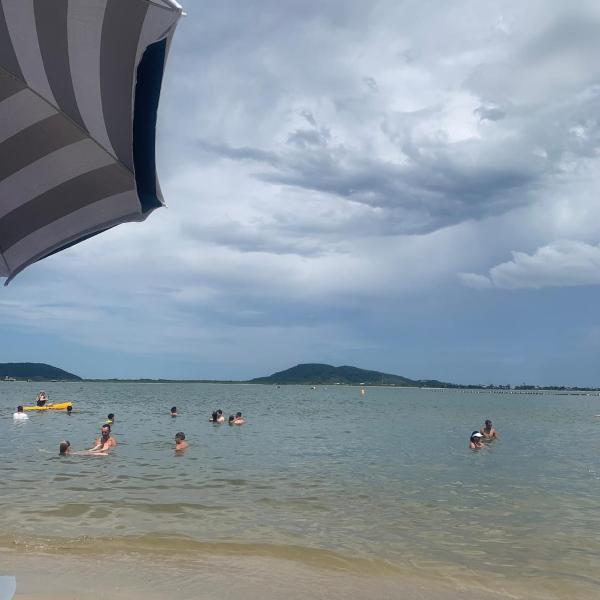 Apartamento 1 quarto e sofá cama , 150 m da praia itapoa - Foto 5