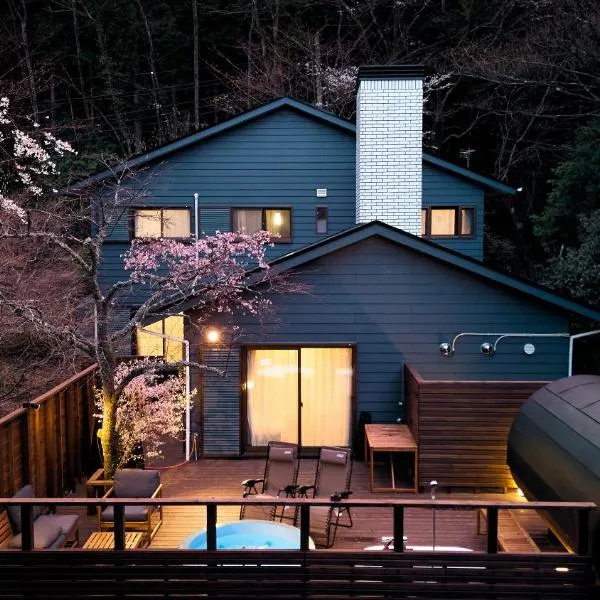 Villa Noël Hakone Chimney Luxury Onsen & Sauna Retreat, hotel a Hakone
