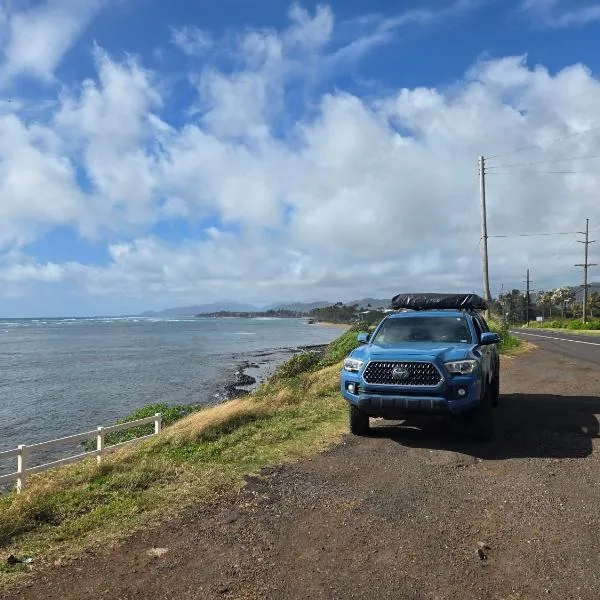 Island Getaway Rooftop Camper fully equipped Tacoma, Hotel in Anahola