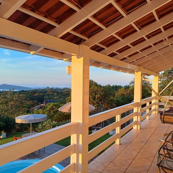 Aconchego e vista deslumbrante com piscina