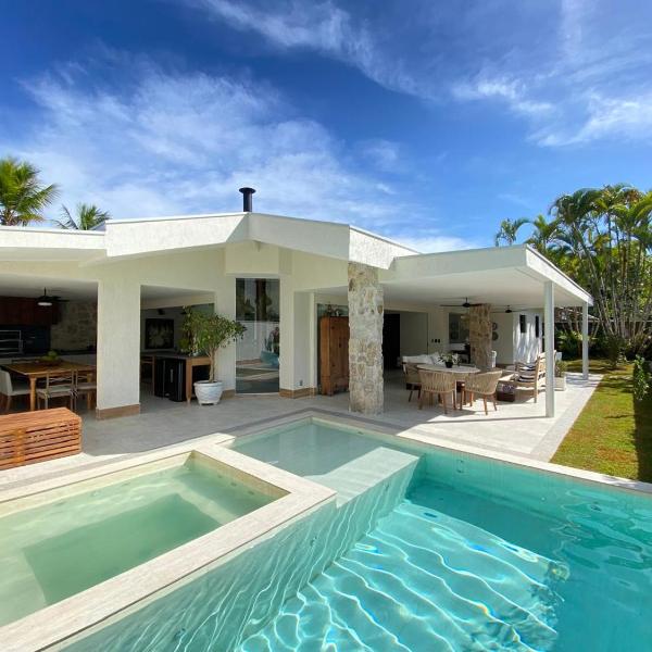 Casa de Luxo na Praia do Engenho - Piscina, Área Gourmet e Natureza Exuberante
