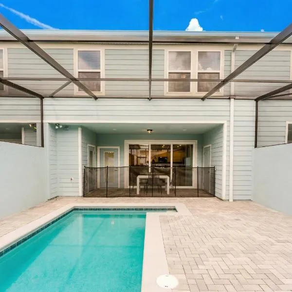Family 5BR Retreat w Private Splash Pool, hotel v Orlandu
