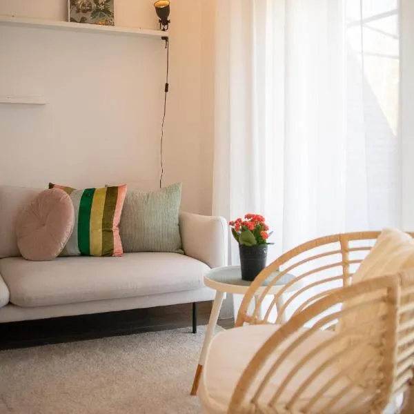 Nature Escape in Lahemaa Bright 1-Bedroom Apartment with Terrace, ξενοδοχείο σε Kolga