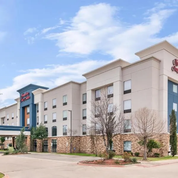 Hampton Inn & Suites Fort Worth/Forest Hill – hotel w mieście Forest Hill