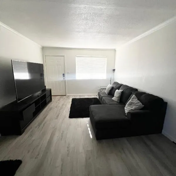 Downtown Phoenix Condo، فندق في فينكس