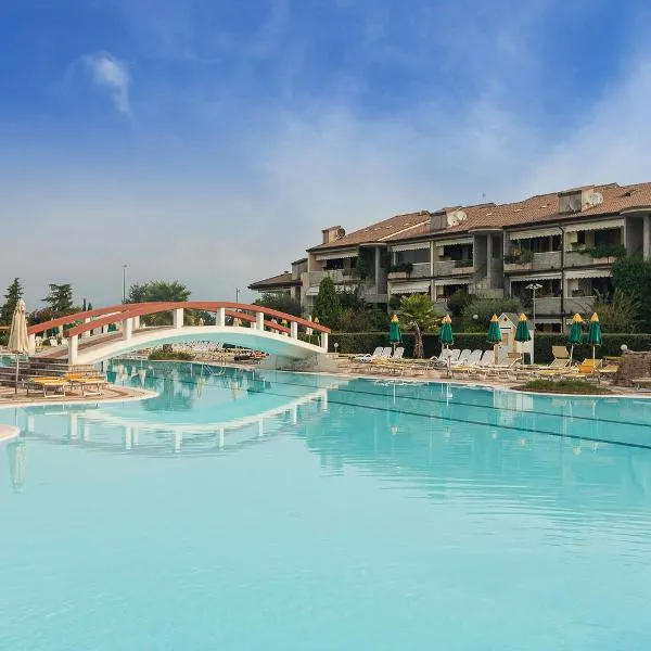 Calm House, hotel in Desenzano del Garda