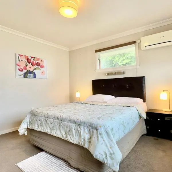 Cozy Private Room- Climate Controlled Comfort, hotel in Tauranga