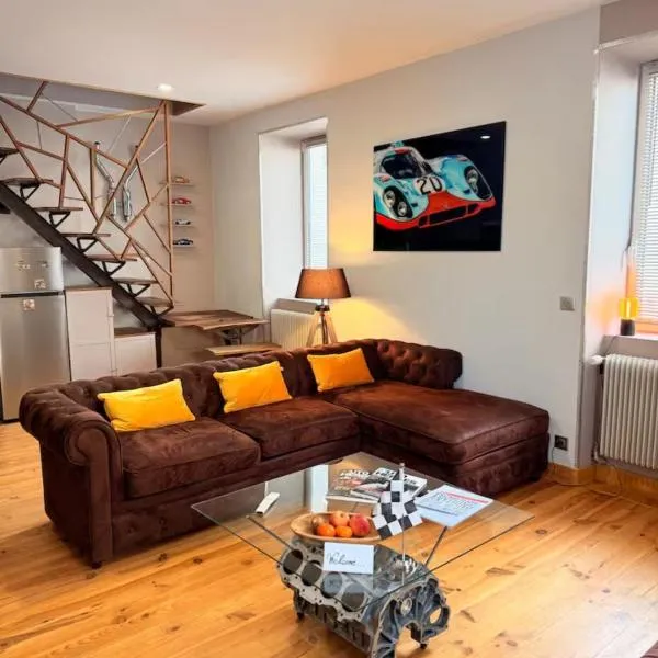 Appartement, parking privé, Le Mans 70, hotel di Pusey