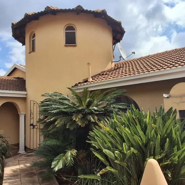 Melody Guest House, Hotel in Centurion