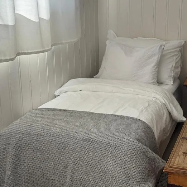 Sokkelleilighet på Sola, ξενοδοχείο σε Sola