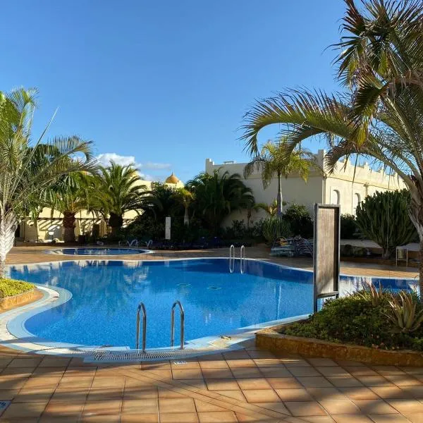 Casa Donn - El Sultán 63 - luxury 3 bed Villa with fast fibre internet, hotel in Corralejo