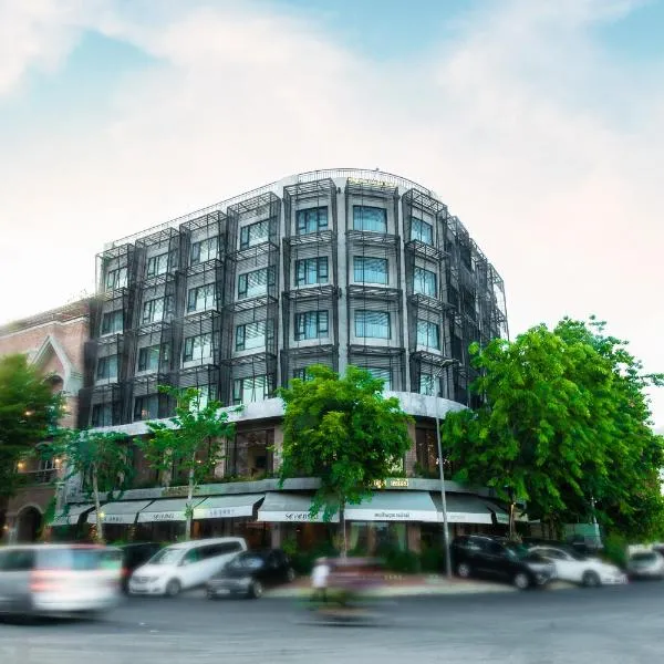 Almond Hotel Bassac River、プノンペンのホテル