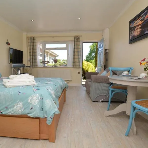 1 Bed in Bridport oc-41890, hotel di Charmouth