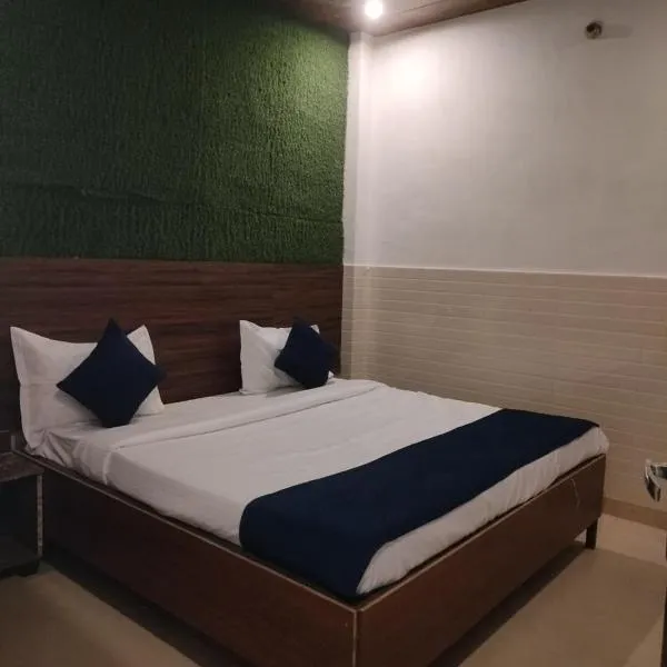 Hotel Grand vista، فندق في لاكناو
