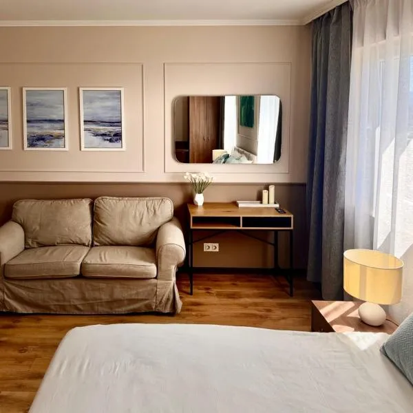 AirportStay bg - free shuttle and own parking, khách sạn ở Sofia