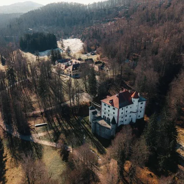 Snežnik castle estate, ξενοδοχείο σε Stari Trg pri Ložu