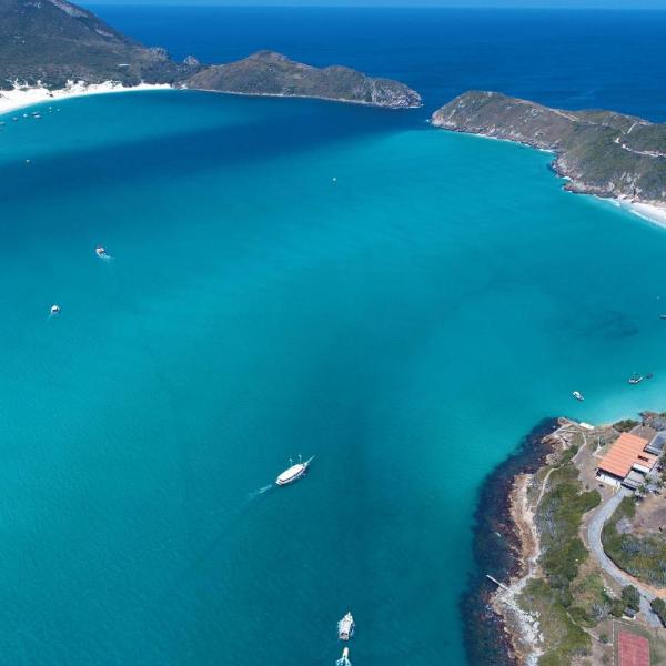 Kitnet com Ar condicionado, wifi, até 3 pessoas, vaga estacionamento - Cabo Frio - Foto 2