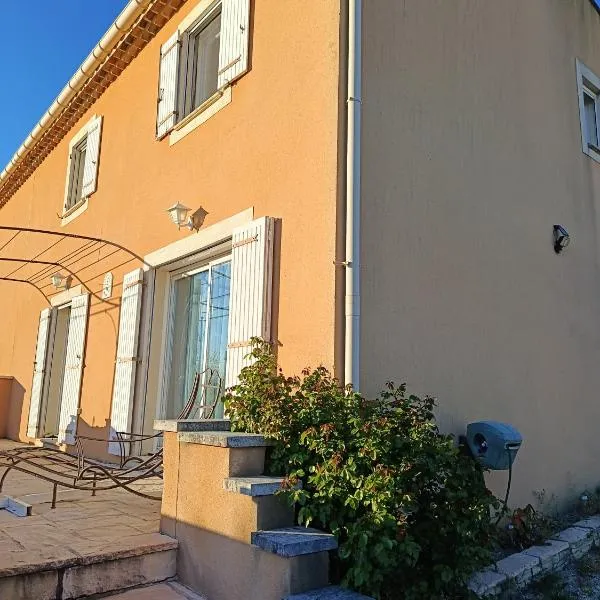 Maison de Vacances Au Pied du Mont Ventoux, hotell i Bédoin
