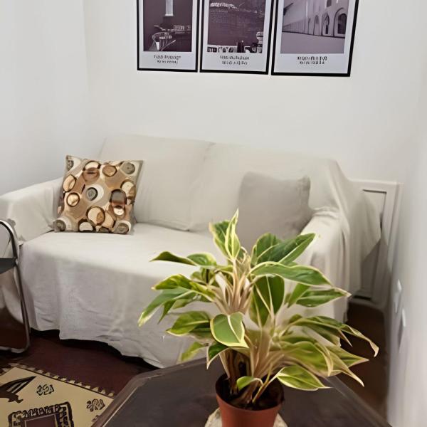 Lindo Quarto e sala em frente metro da Carioca