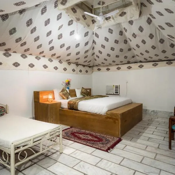 Surya bagh luxury desert camp, hotel v mestu Jaisalmer