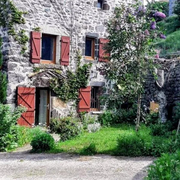 Maison ferme équestre du Ténéré, hotel en Saint-Jean-Lachalm