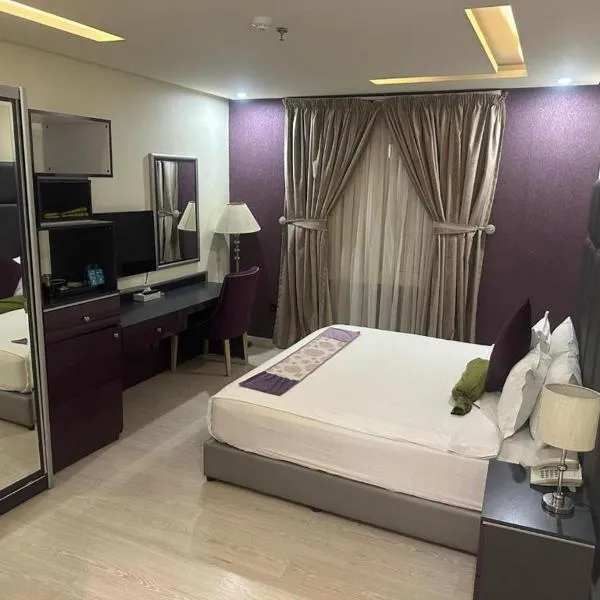 Nawah Al Azizia Hotel, hotel di Madinah