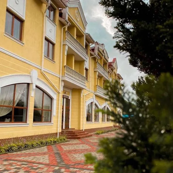 Сонячна Квітка, hotel a Polyana