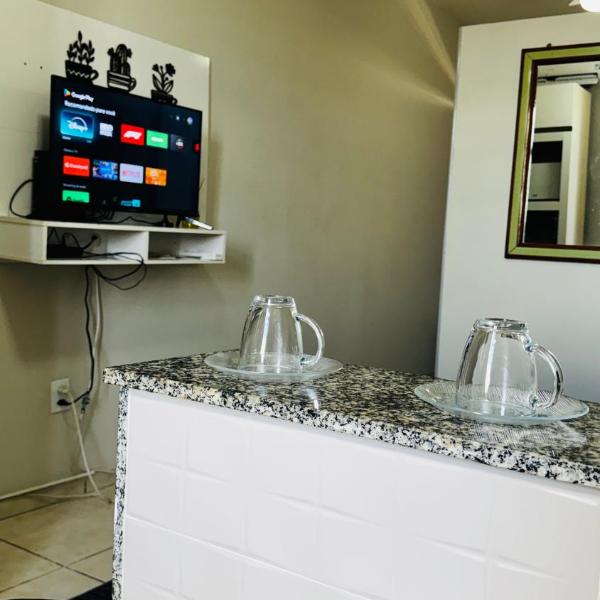 Stúdio Completo com Ar e wifi rápido em itapuã - Foto 4