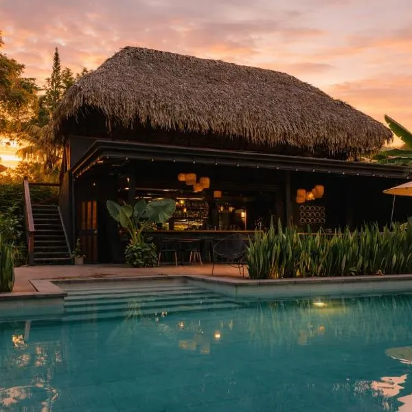 Jungle River Resort, Hotel in Ojochal