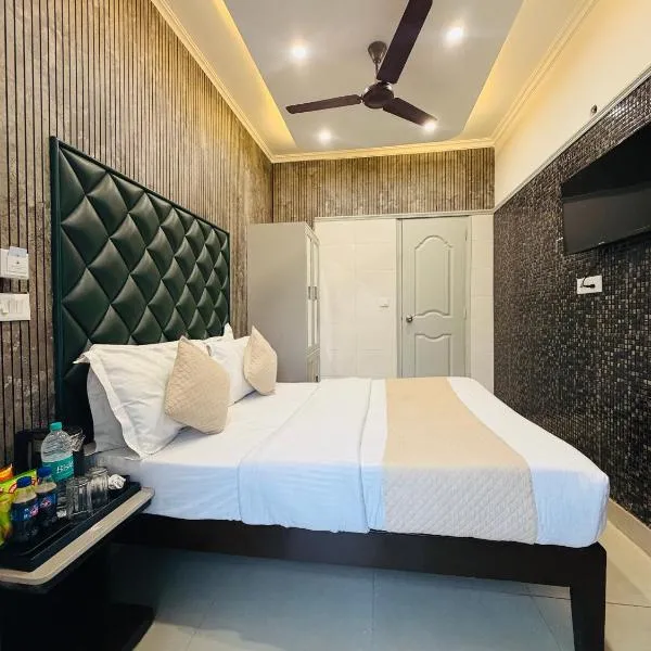 Hotel Satwah 29 Just Near Nizamuddin Railway Station And India Gate، فندق في نيودلهي