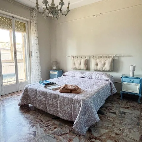 Nina Camera matrimoniale in Appartamento, hotell i Moncalieri