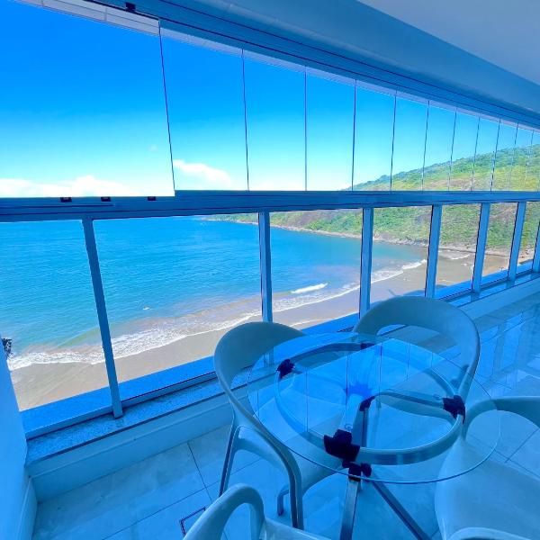 Apartamento Beira Mar com 3 quartos e ar condicionado na Praia do Morro