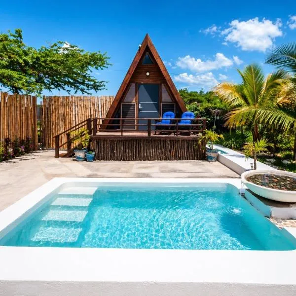 Cashaw Cabin - Private Retreat with a Pool, hotel v destinaci Treasure Beach
