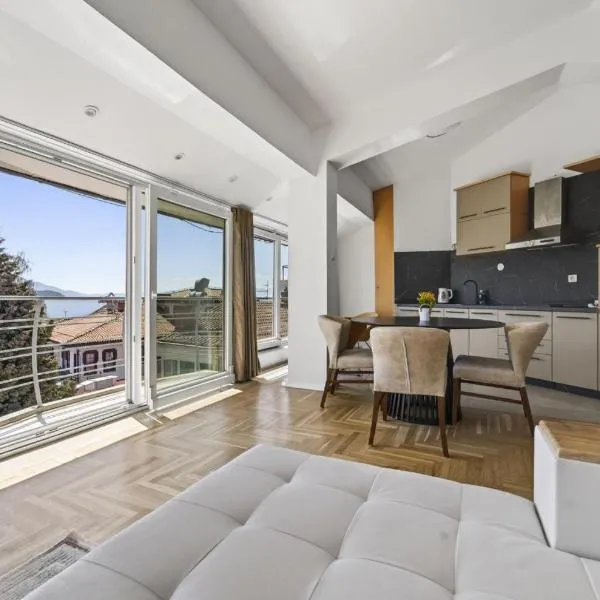 Grand Luxury City Square Apartment & Premium Lakeview, viešbutis Ochride