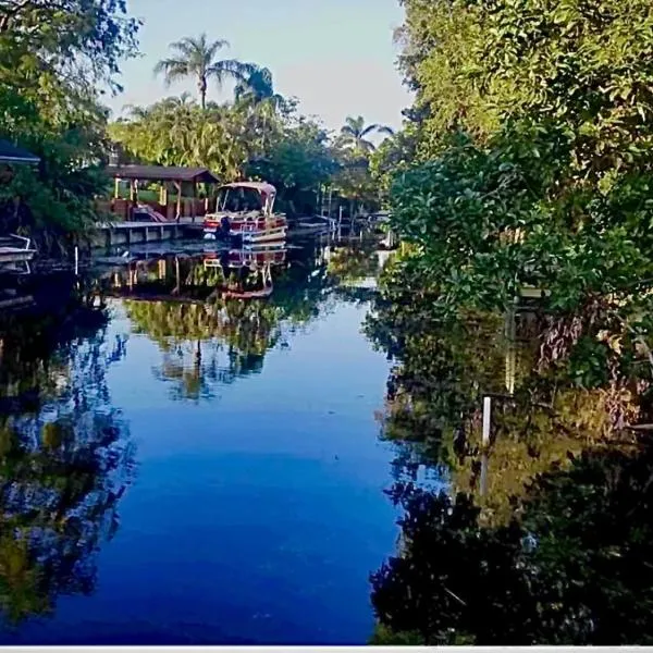 Waterfront Room with Private Bathroom Near PBIA & Lake Osborne – hotel w mieście Lake Worth