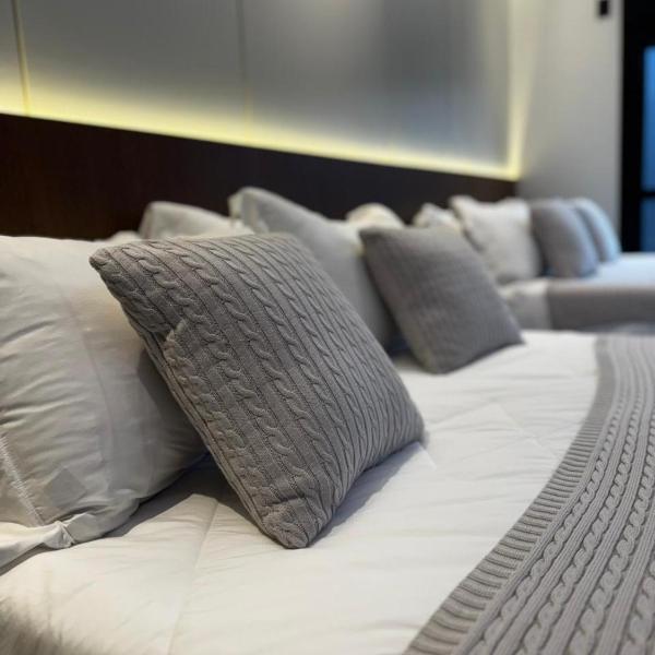 Suite Alto Luxo com Sauna no Parque dos Poderes 02