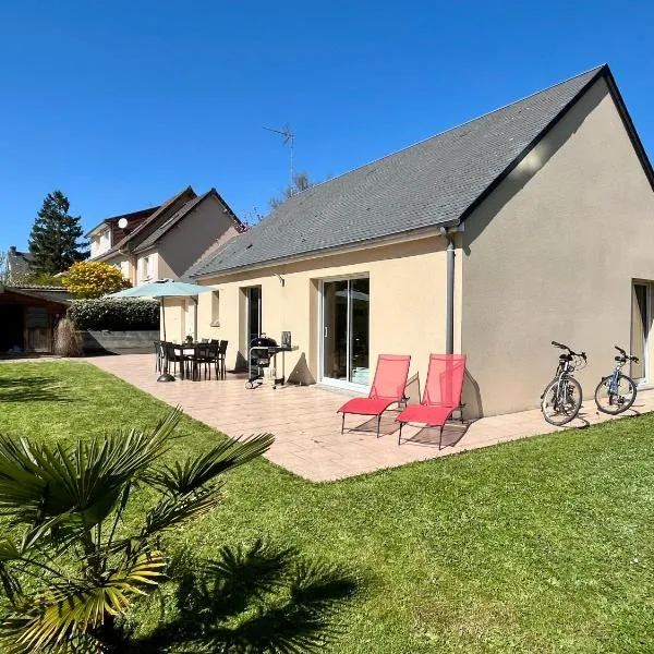 Maison Granville - vélos - baby-foot - barbecue, hotel in Granville