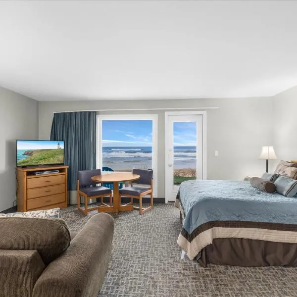 Ground Floor Oceanfront Condo - Full Kitchen - Pool & Hot Tub, hotel a Lincoln City