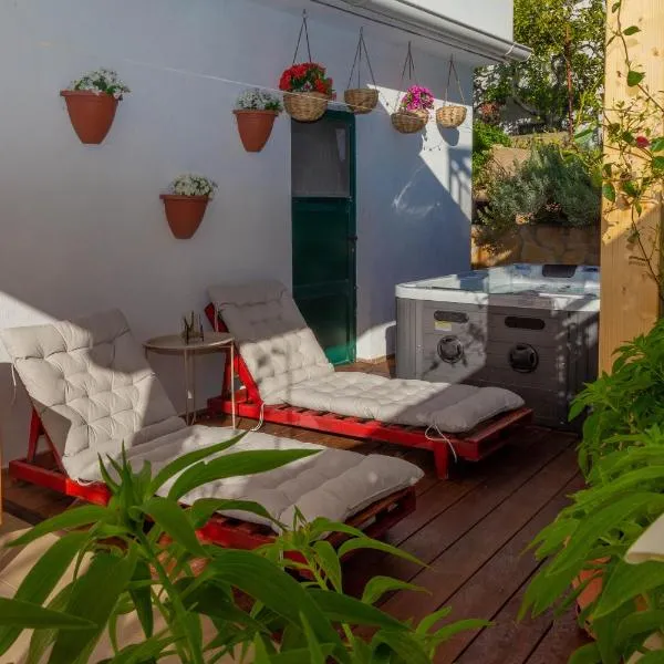 Queen Hvar Luxury Apartment Jacuzzi & Bikes, Hotel in Hvar