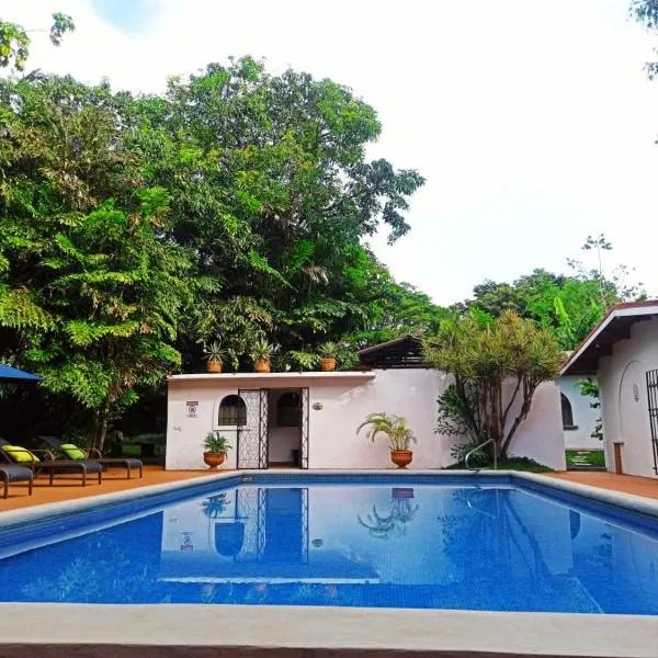Hacienda Escondida 10min to Airport, hotel a Alajuela