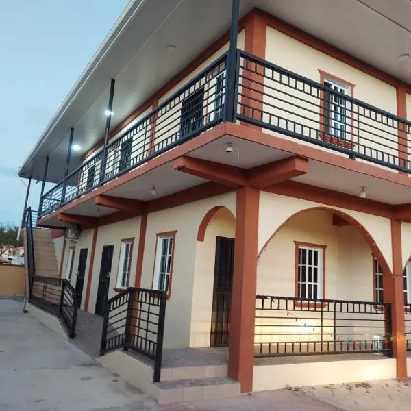 Sotera's Guest House, hotel u gradu 'Corozal'