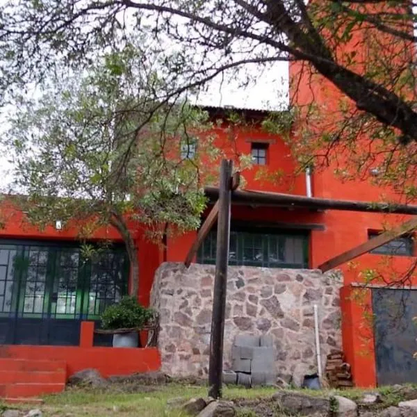 Casita Naranja, hotel a La Calera